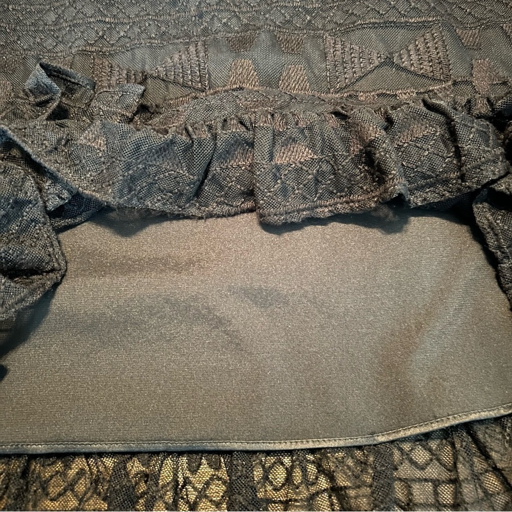 Parker Short Sleeve Lace & Lace Up Front Tiered Ruffled BLACK Lined Midi Dress - Picture 14 of 16